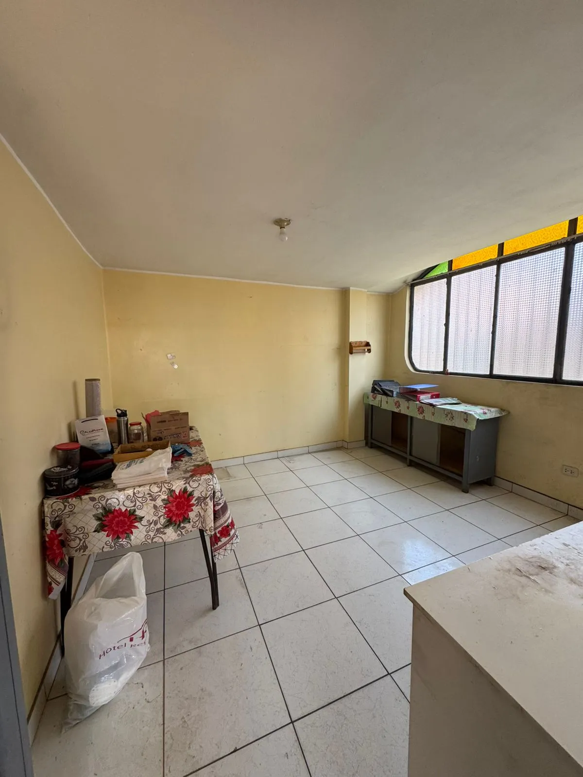 Se vende Casa de 3 Pisos – Urb. Pio Pata – Cerca al Malecón - 4
