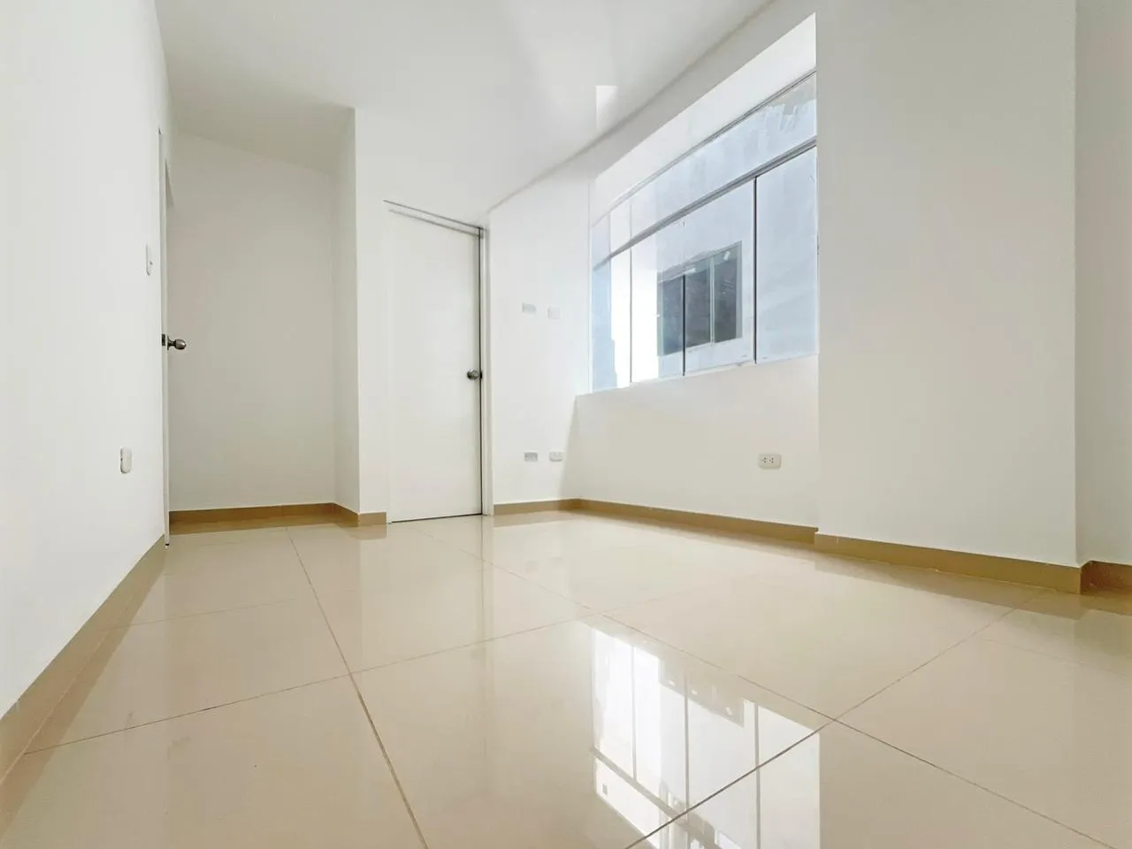 SE VENDE DEPARTAMENTOS DE ESTRENO EN SANTA ELVIRA - ATE LIMITE CON SANTA ANITA — foto 5