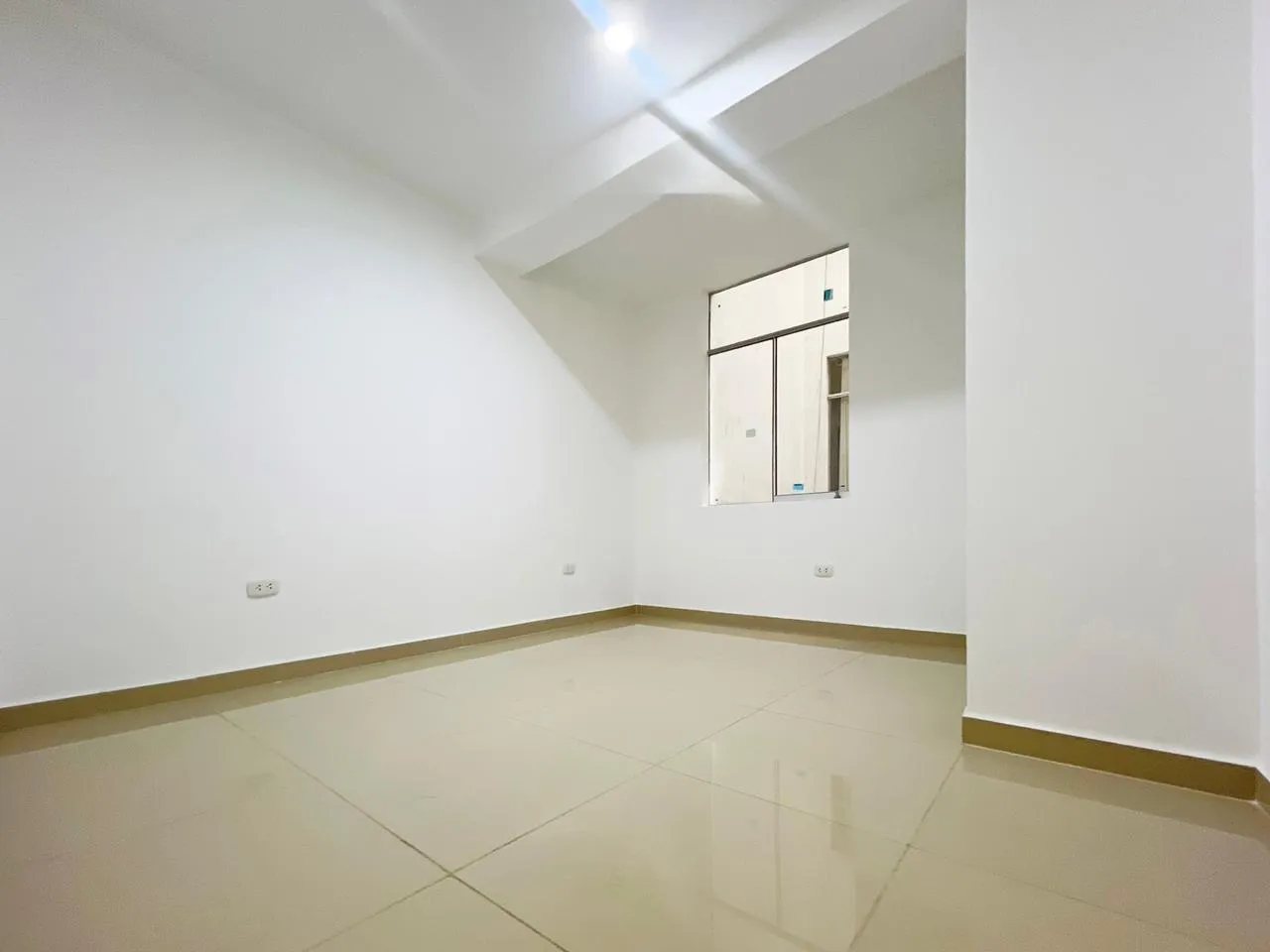 SE VENDE DEPARTAMENTOS DE ESTRENO EN SANTA ELVIRA - ATE LIMITE CON SANTA ANITA — foto 4