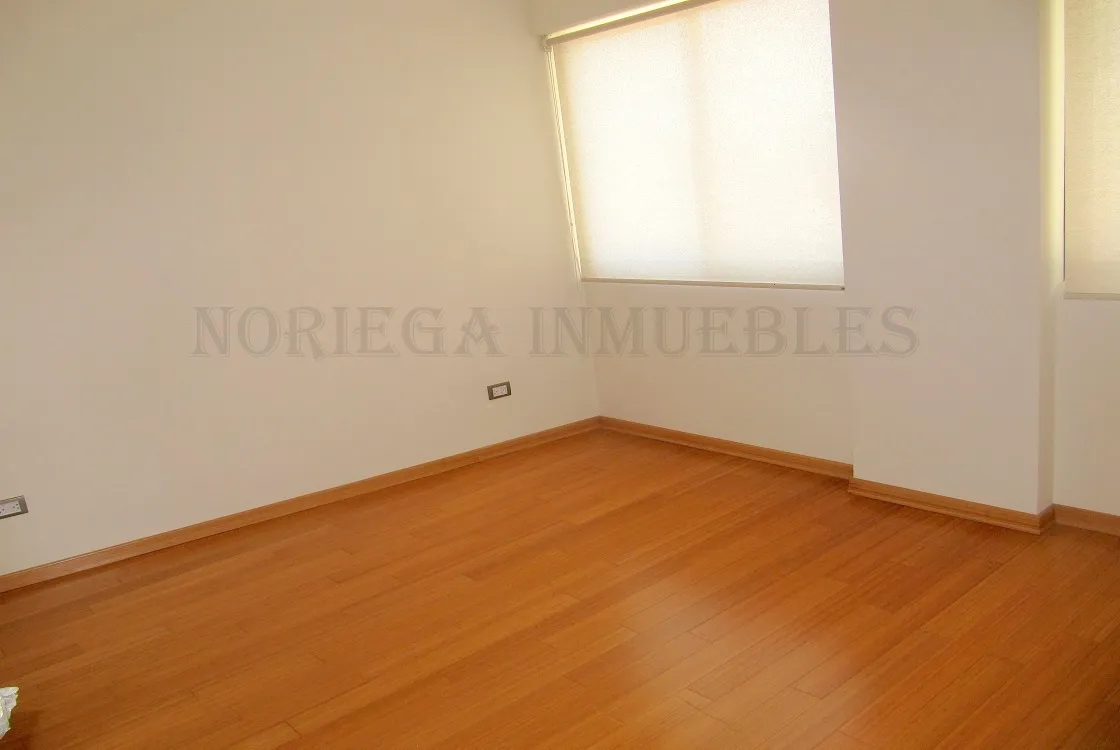 Duplex Casuarinas AO:423 m2, + 3 Cocheras + Depósito US$ 525,000.- - 7