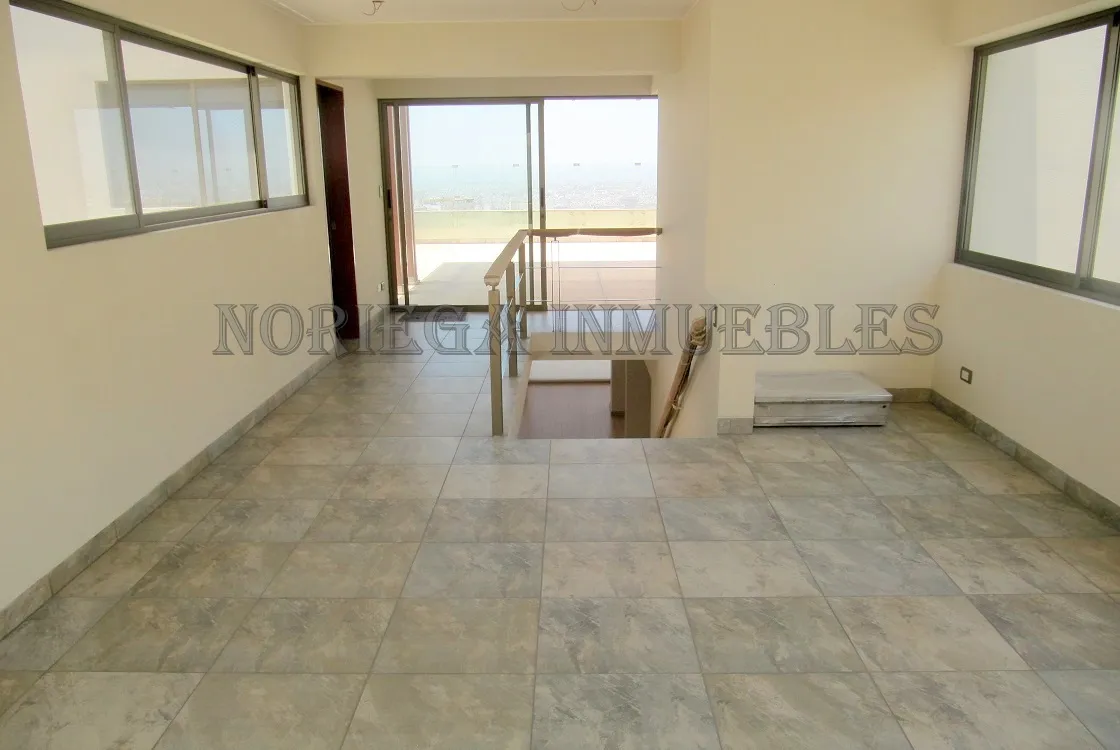 Duplex Casuarinas AO:423 m2, + 3 Cocheras + Depósito US$ 525,000.- - 12