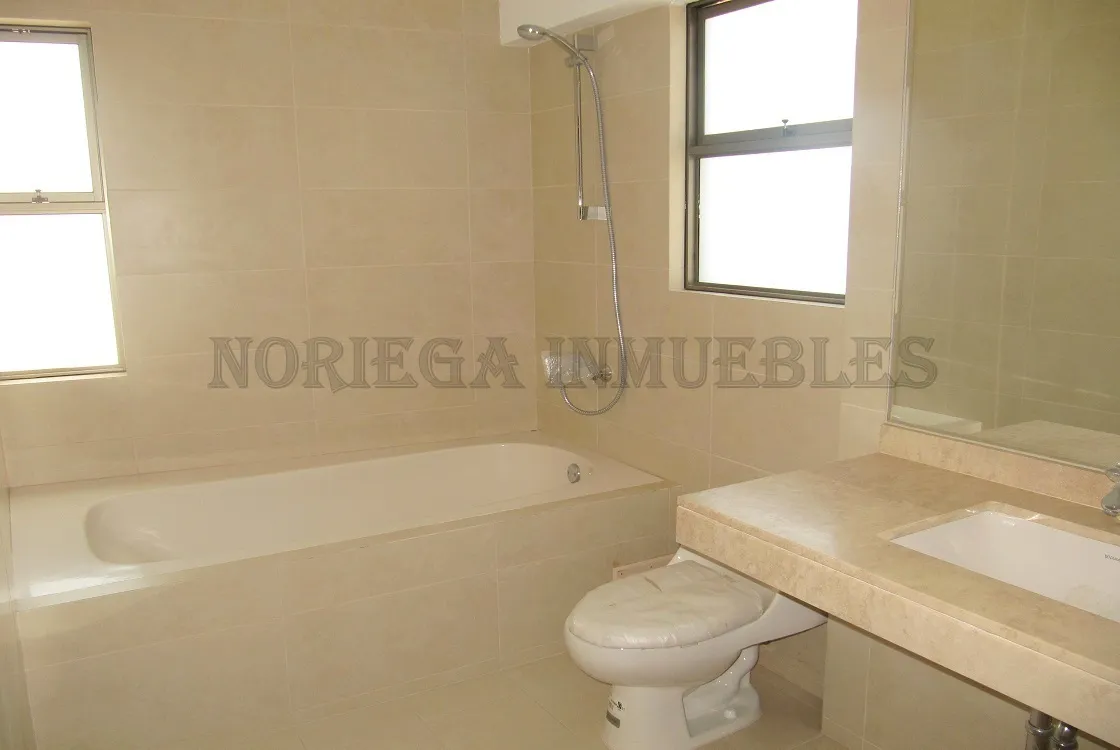 Duplex Casuarinas AO:423 m2, + 3 Cocheras + Depósito US$ 525,000.- - 17
