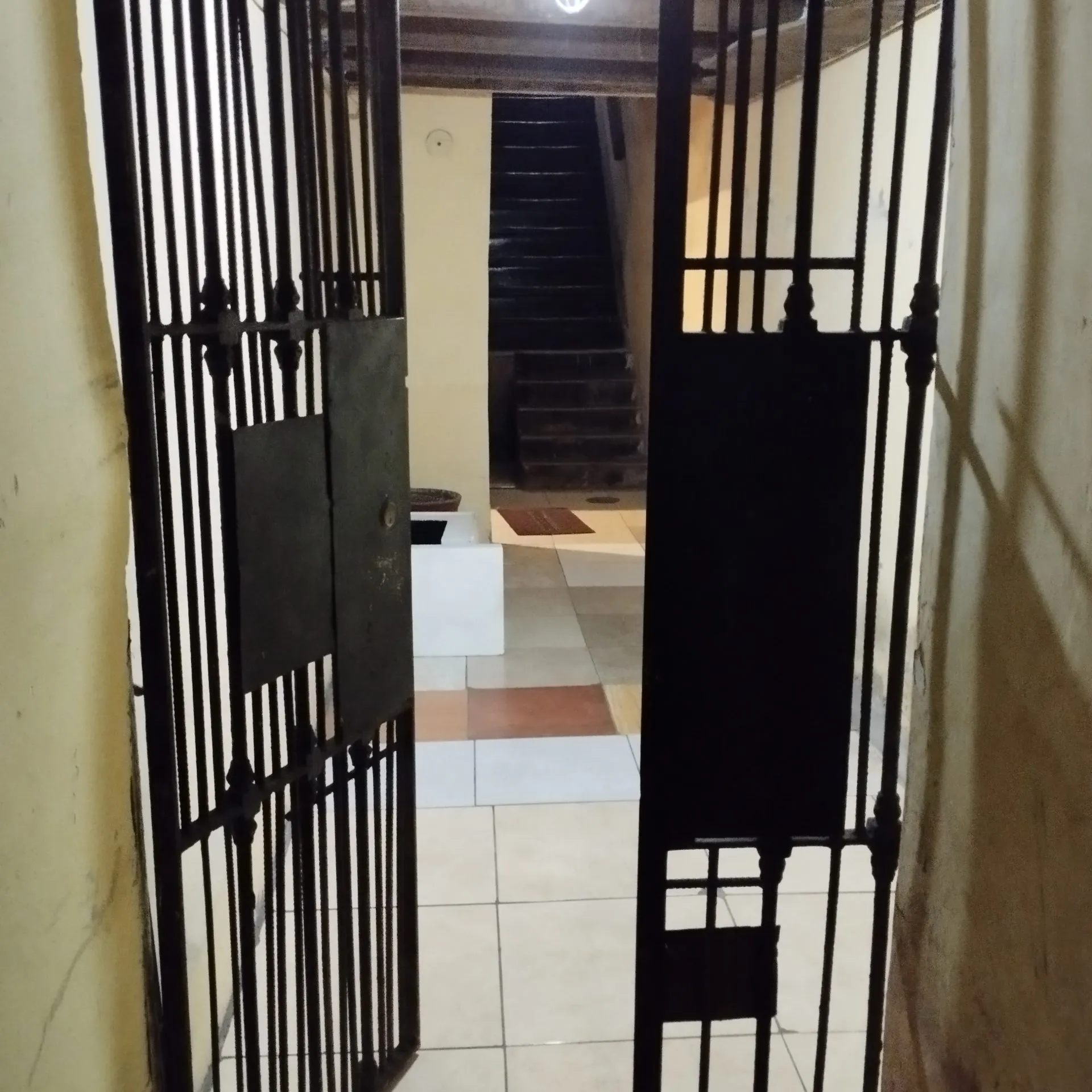 Oportunidad! Amplio Inmueble Interior de 147 m² en Barrios Altos (Precio Negociable) - 1