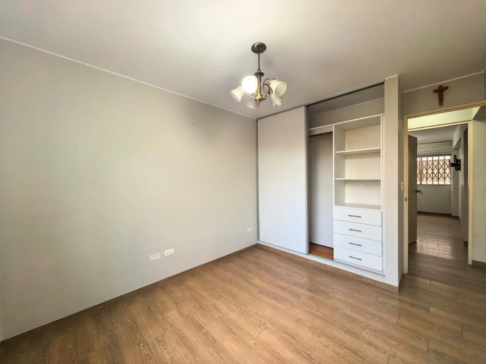 alquilo del de 3 dormitorios 95m2 en Lincidro. - 16