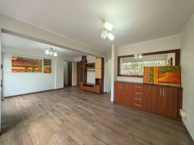 alquilo del de 3 dormitorios 95m2 en Lincidro.