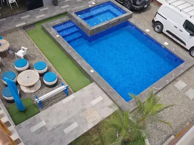 Casa de 300 m² en venta. Espacios funcionales y buena distribución, en una zona bien conectada y con servicios a la mano.