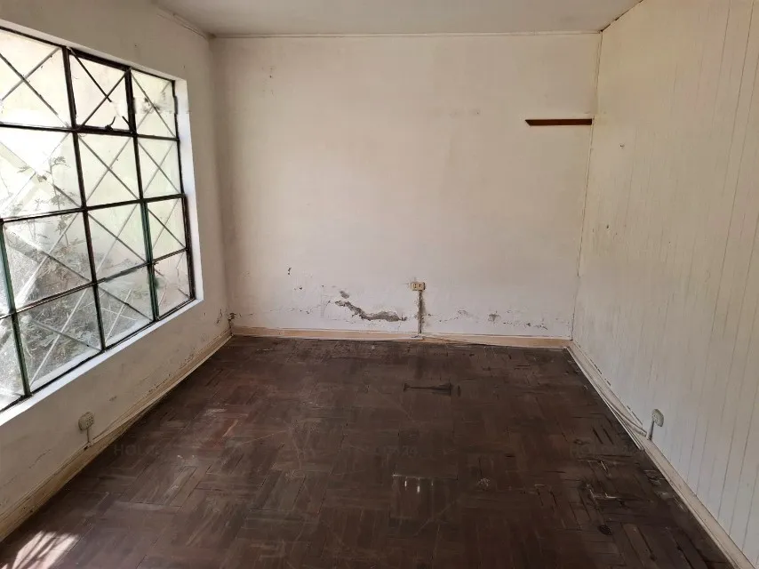 Venta Casa Como Terreno o Para Remodelar en Chorrillos, Cerca Av Huaylas y Plaza Vea - 10