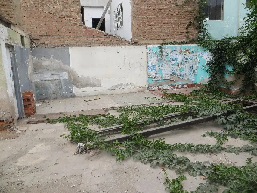 Venta Casa Como Terreno o Para Remodelar en Chorrillos, Cerca Av Huaylas y Plaza Vea - 11