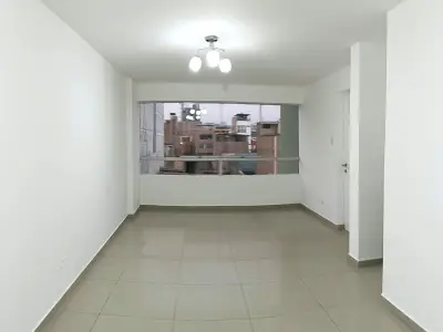 Departamento de 85 m² con 3 Dorm. en Venta en Surquillo Límite Miraflores