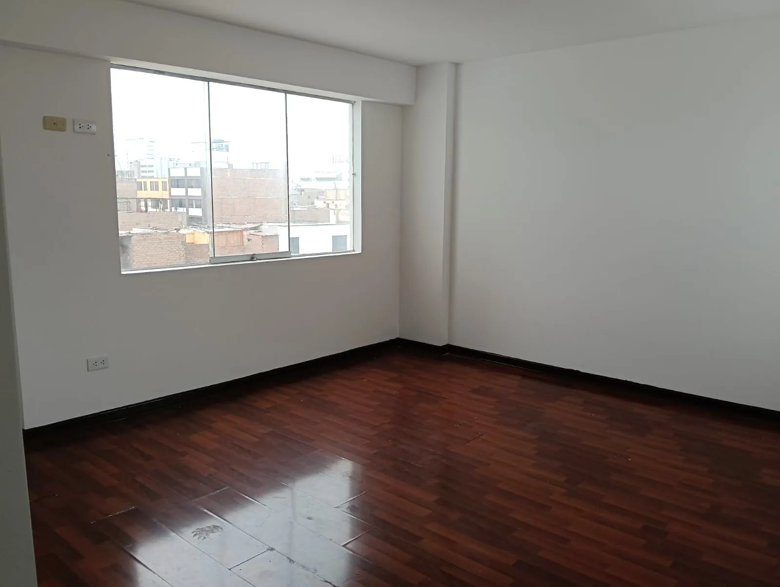 Departamento en Venta en Surquillo límite con Miraflores - 5