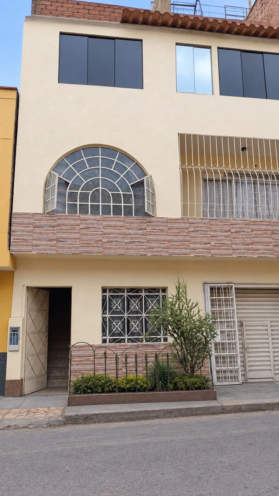 Alquilo Dpto. 3er piso SJL con 3 dormitorios — foto 2
