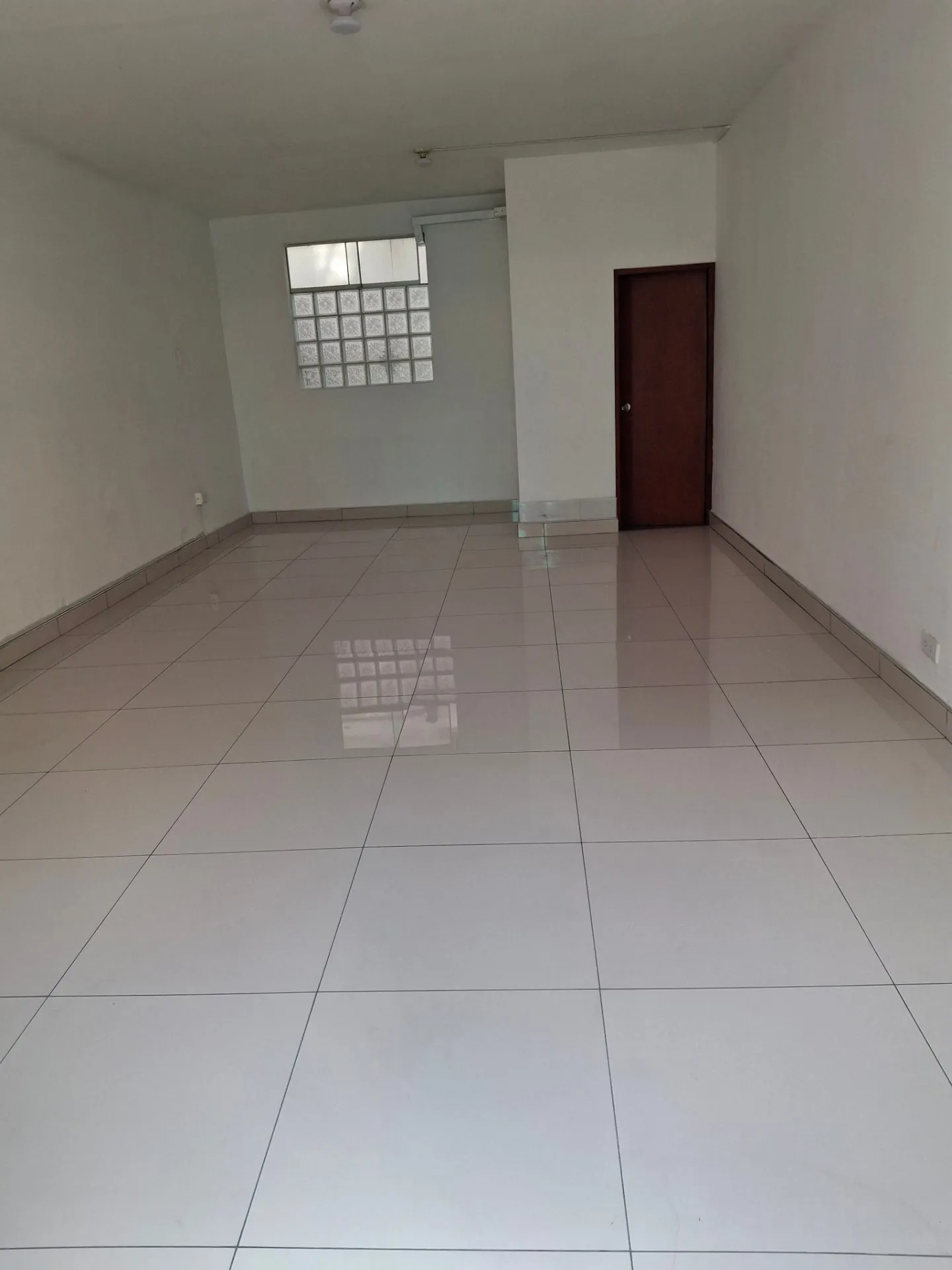 Alquilo Local Comercial 40 m2 en San Hilarion - SJL — foto 2