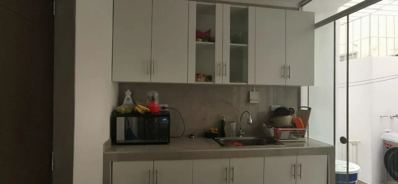LINCE ALQUILO BONITO DEPARTAMENTO DE 90M2, EN PRIMER PISO - 2,250 SOLES (zona parque Castilla, límite con San Isidro)  (Sra. Juana:913-438-678-Whatsapp) — foto 6