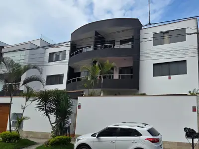 DEPARTAMENTO EN LAS CASUARINAS. 160 MT2. 3 DORMITORIOS AMPLIOS,2 COCHERAS