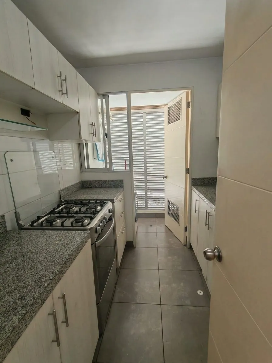 VENTA DE ACOGEDOR DEPARTAMENTO EN EL CORAZON DE MAGDALENA DEL MAR — foto 4