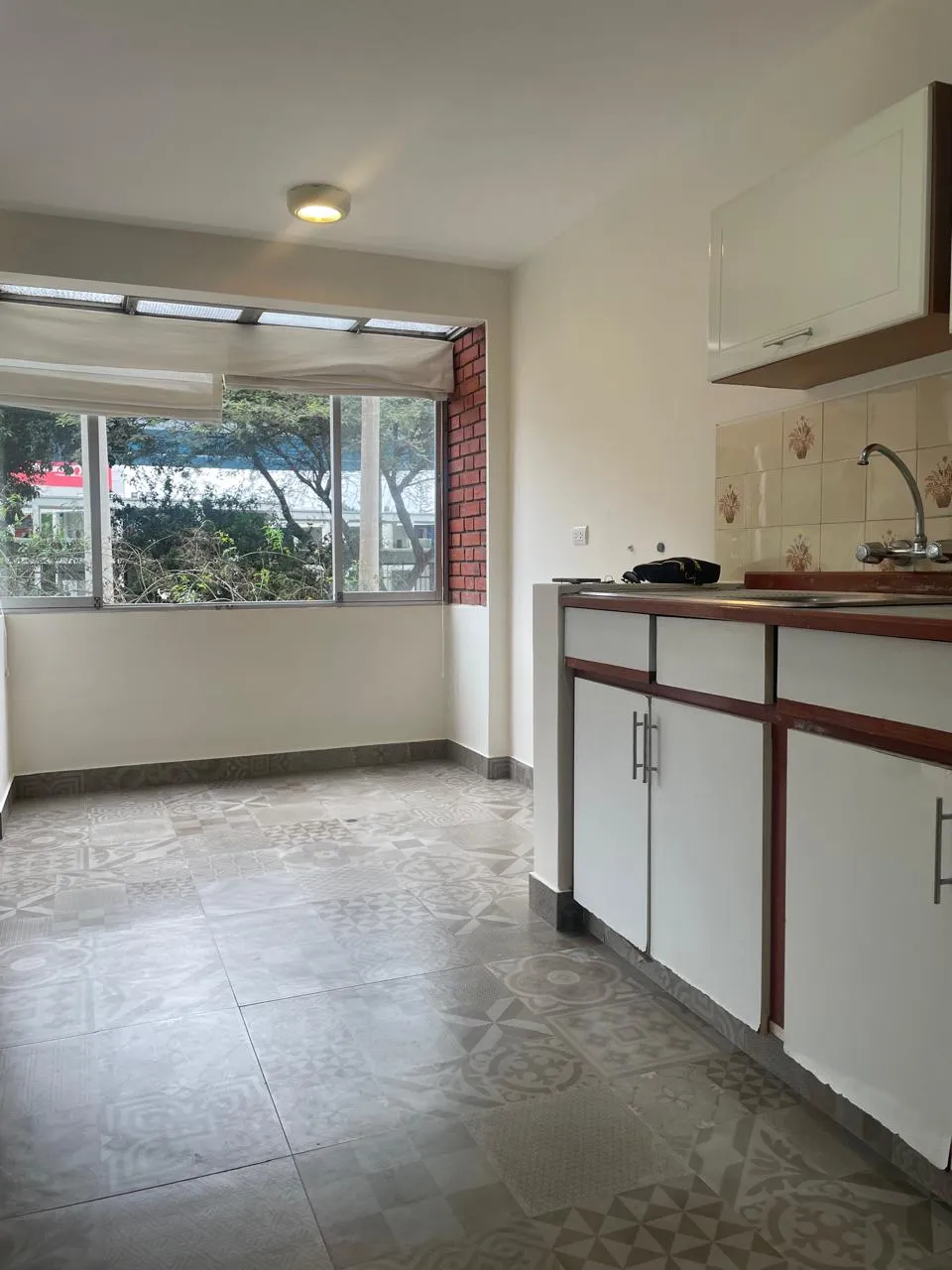 ALQUILO LINDO DPTO MIRAFLORES . 2DO. PISO  2 DORMS. 80M2 COCHERA CERCA PARQUE — foto 4