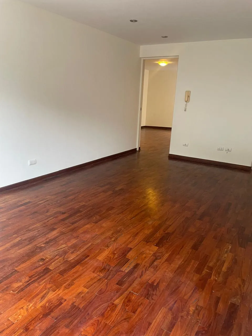 ALQUILO LINDO DPTO MIRAFLORES . 2DO. PISO  2 DORMS. 80M2 COCHERA CERCA PARQUE — foto 5