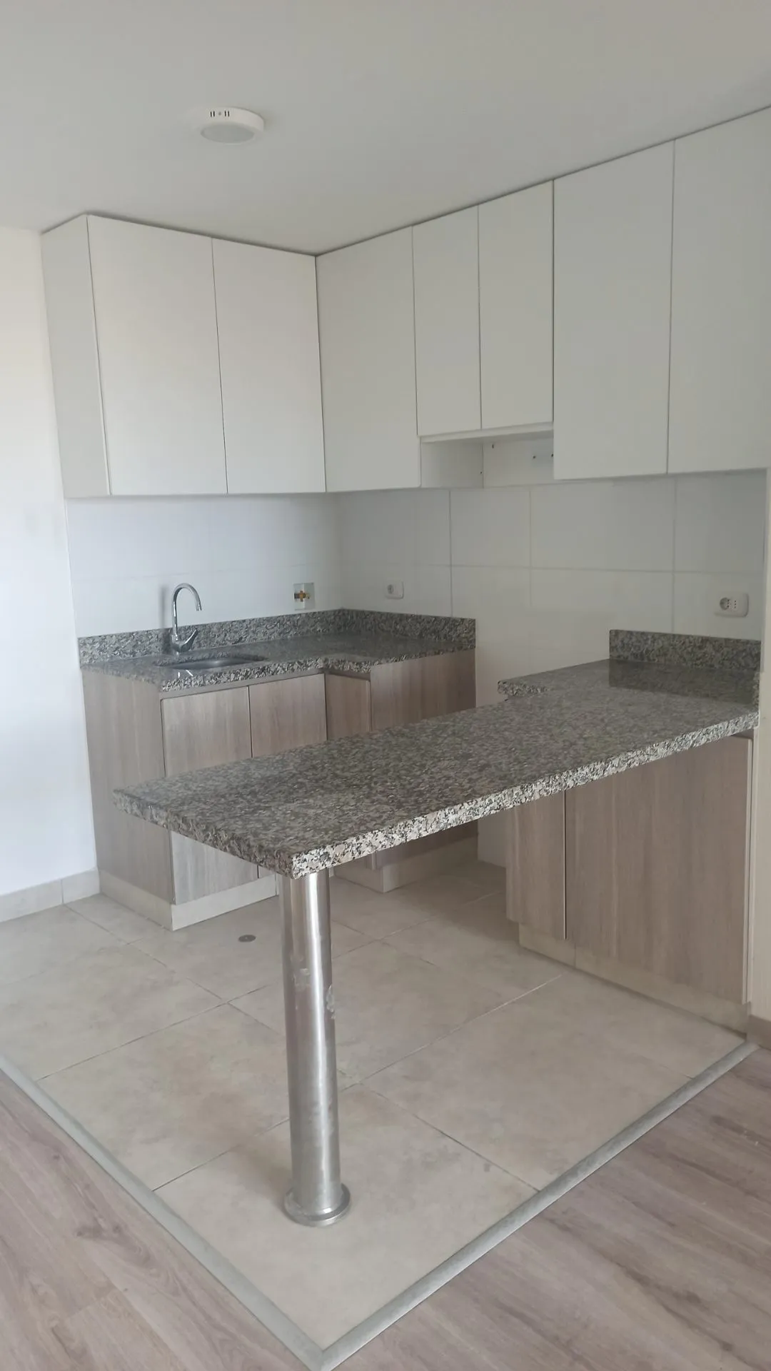 Moderno Depa de 2 Hab con Baño Propio + Excelentes Áreas Comunes! — foto 2