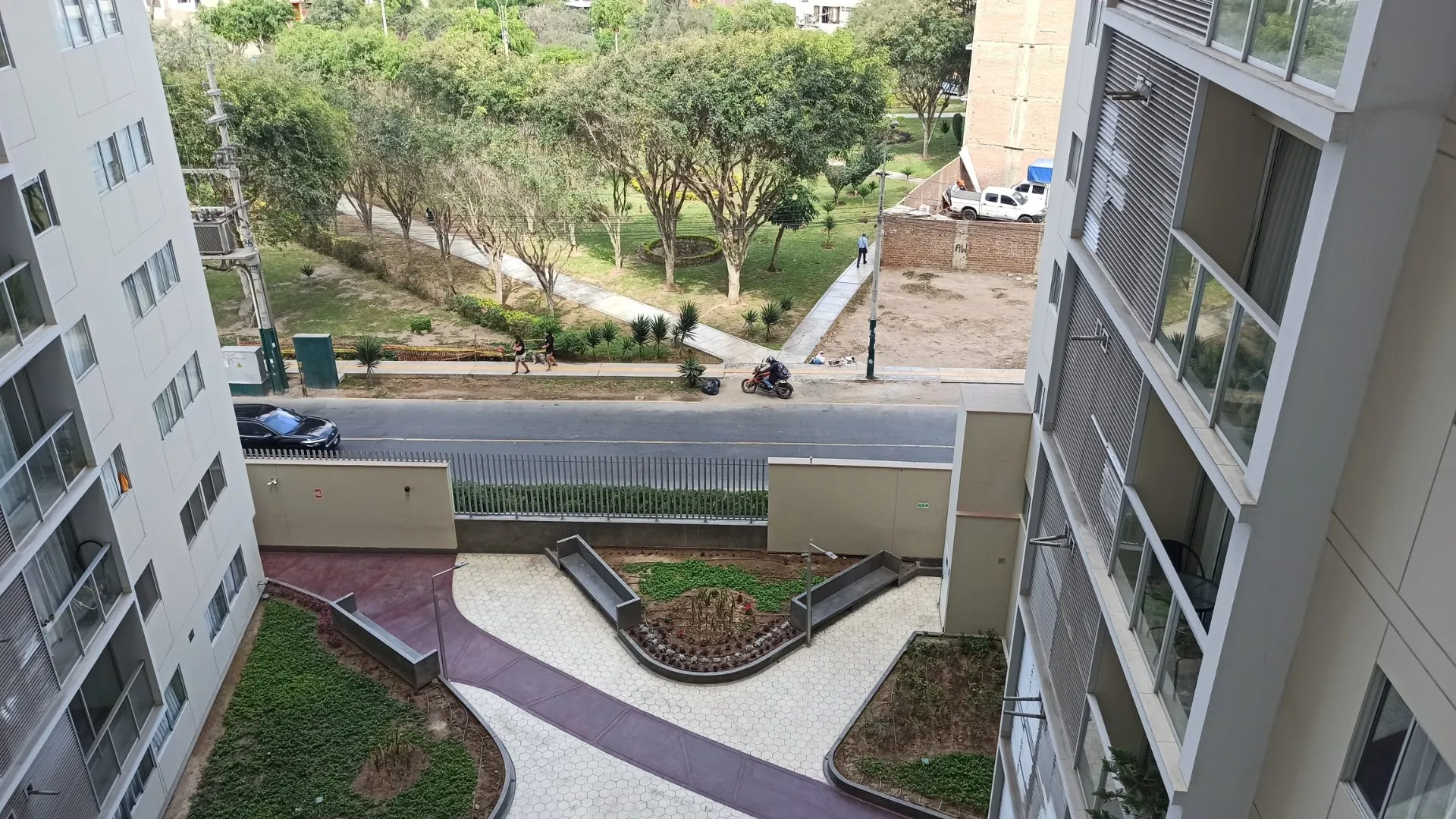 Moderno Depa de 2 Hab con Baño Propio + Excelentes Áreas Comunes! — foto 8