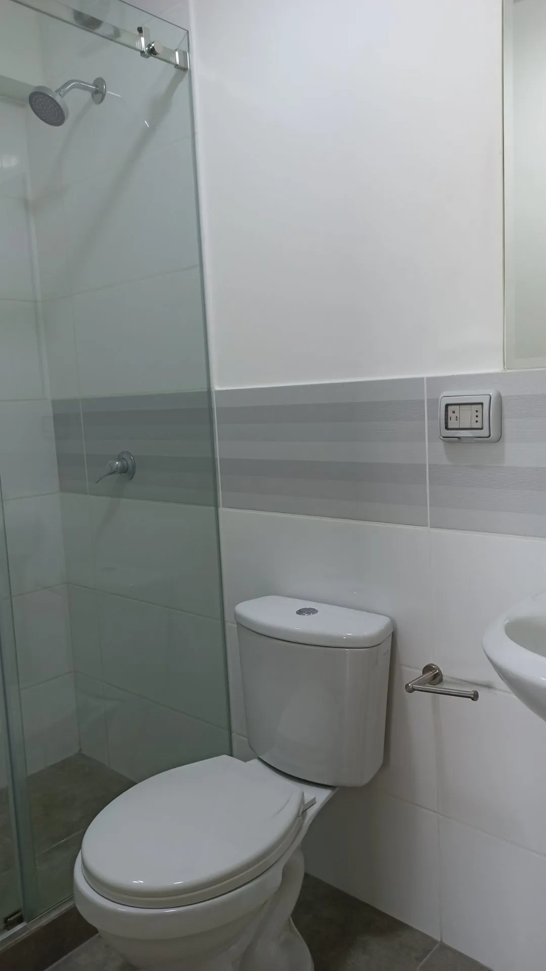 Moderno Depa de 2 Hab con Baño Propio + Excelentes Áreas Comunes! — foto 7