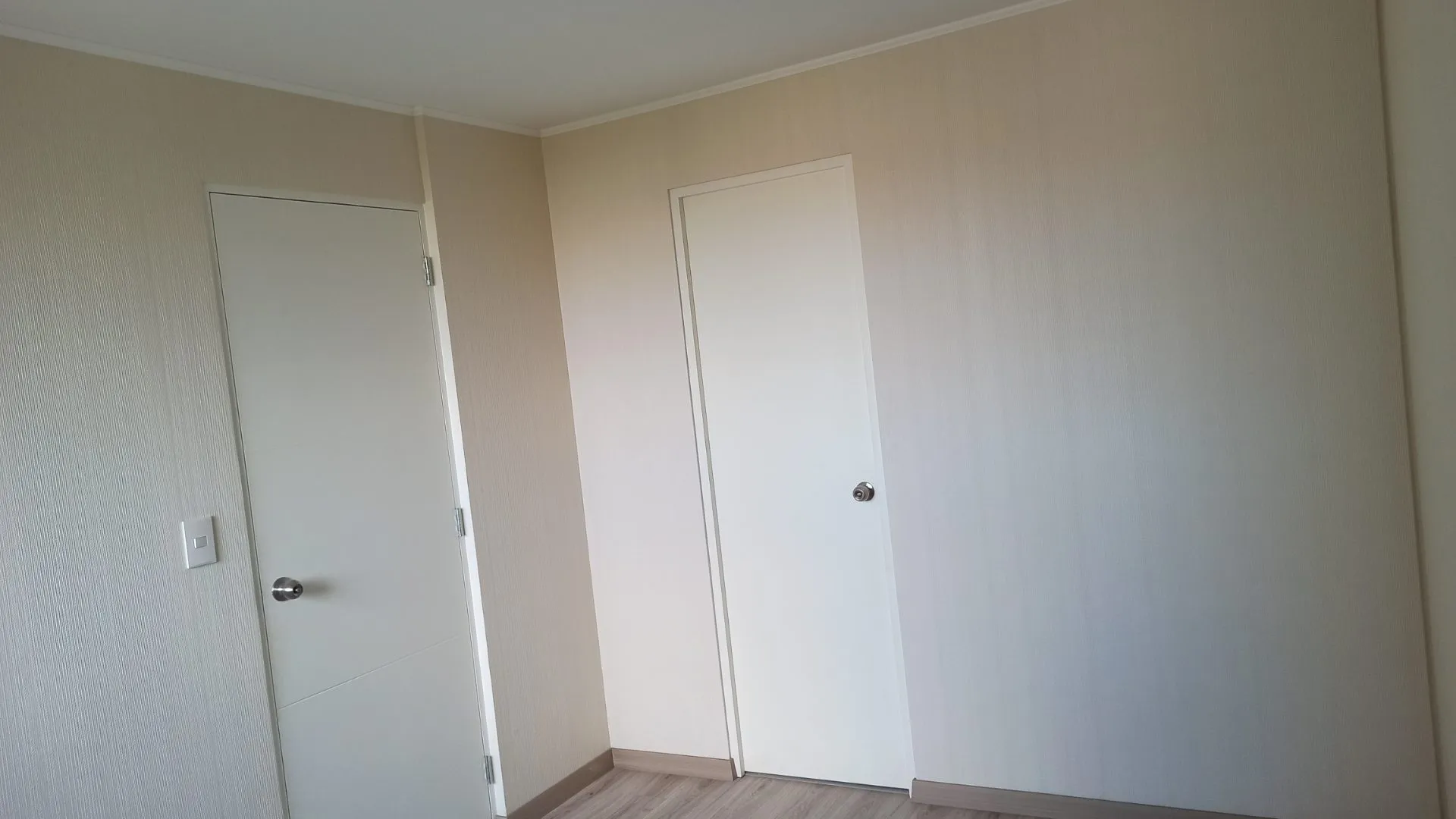 Moderno Depa de 2 Hab con Baño Propio + Excelentes Áreas Comunes! — foto 4