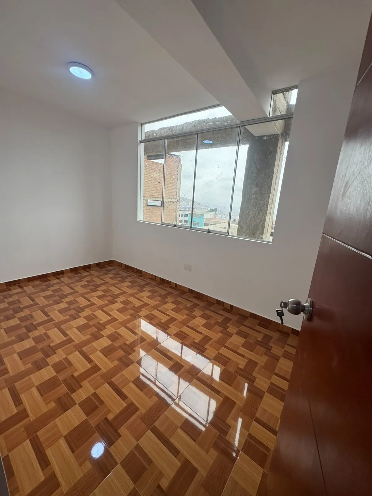 VENDO DEPARTAMENTO PRIMER PISO 60M2 CON VISTA INTERIOR /3HAB /2BAÑOS-EN VILLA MARIA DEL TRIUNFO TABLADA ZONA NUEVA. 🏡 Depa bonito, bien ubicado y a buen precio - 4