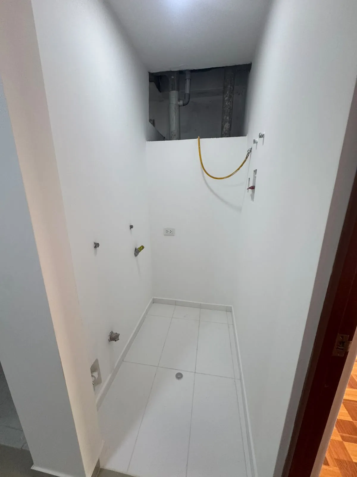 VENDO DEPARTAMENTO 60M2  SEGUNDO PISO CON VISTA INTERIOR/3HAB /2BAÑOS-EN VILLA MARIA DEL TRIUNFO EN TABLADA ZONA NUEVA. 🏡 Depa bonito, bien ubicado y a buen precio — foto 3