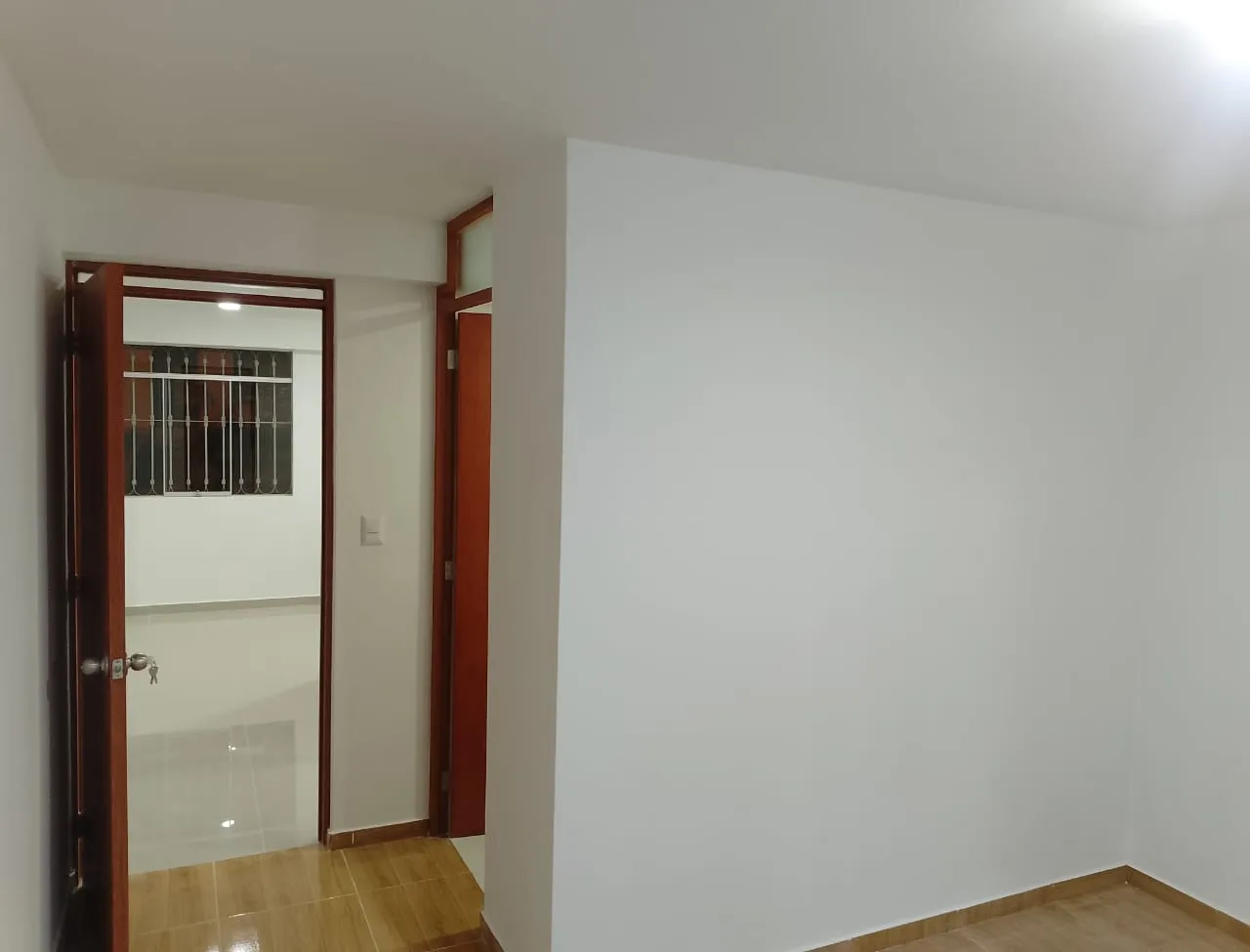 VENDO DEPARTAMENTO 60M2 SEGUNDO PISO CONVISTA EXTERIOR /2HAB /2BAÑOS-EN VILLA MARIA DEL TRIUNFO- TABLADA ZONA NUEVA. 🏡 Depa bonito, bien ubicado y a buen precio — foto 5