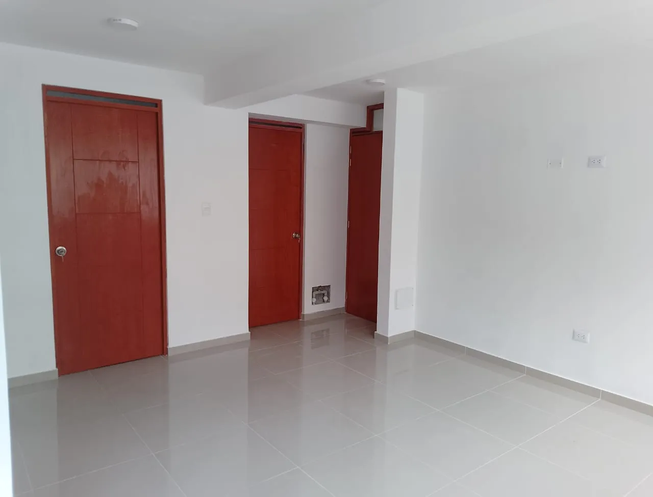 VENDO DEPARTAMENTO 60M2 CUARTO PISO CON VISTA EXTERIOR PREVENTA /2HAB /2BAÑOS-EN VILLA MARIA DEL TRIUNFO- TABLADA ZONA NUEVA. 🏡 Depa bonito, bien ubicado y a buen precio — foto 9