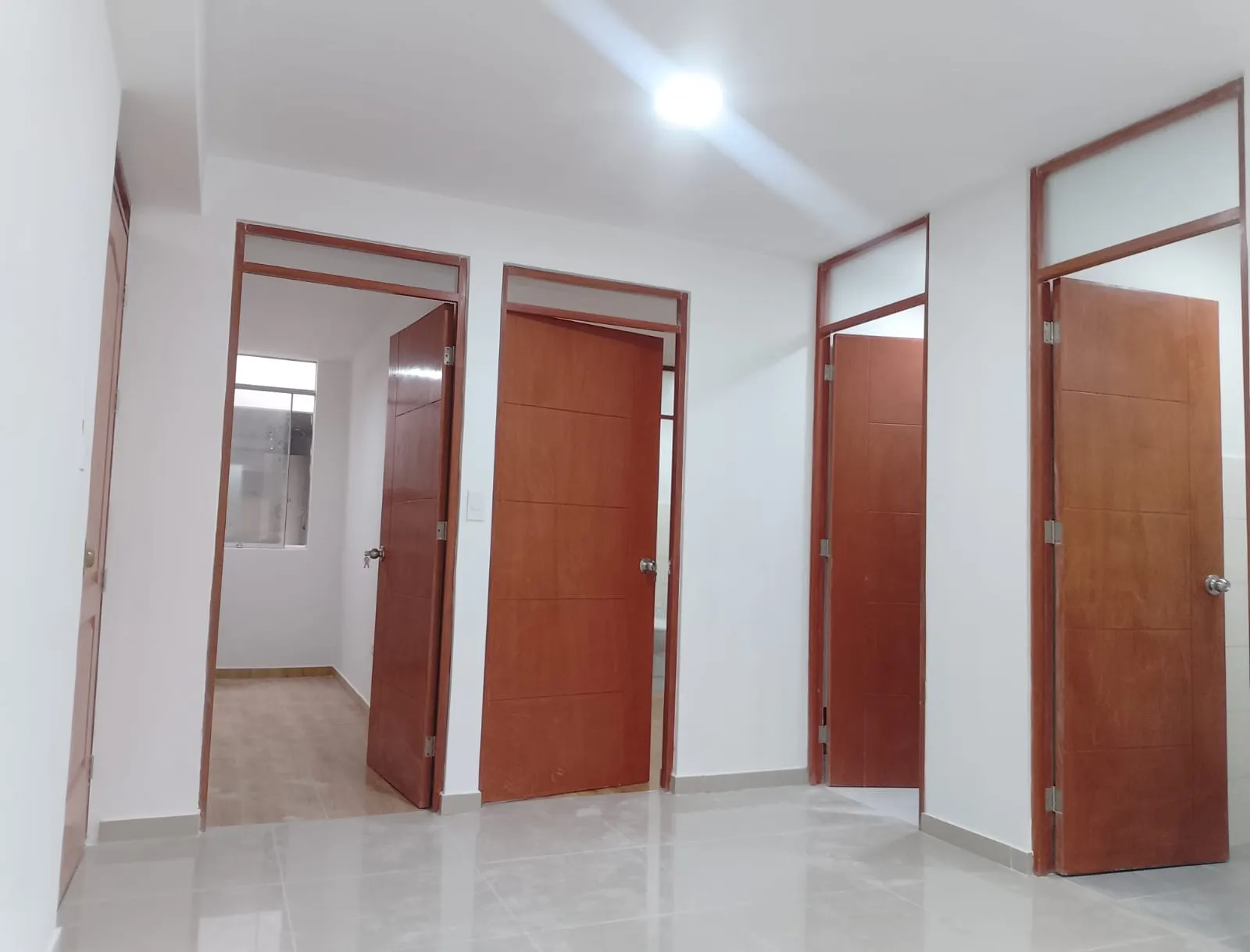 VENDO DEPARTAMENTO 60M2 CUARTO PISO CON VISTA EXTERIOR PREVENTA /2HAB /2BAÑOS-EN VILLA MARIA DEL TRIUNFO- TABLADA ZONA NUEVA. 🏡 Depa bonito, bien ubicado y a buen precio — foto 2