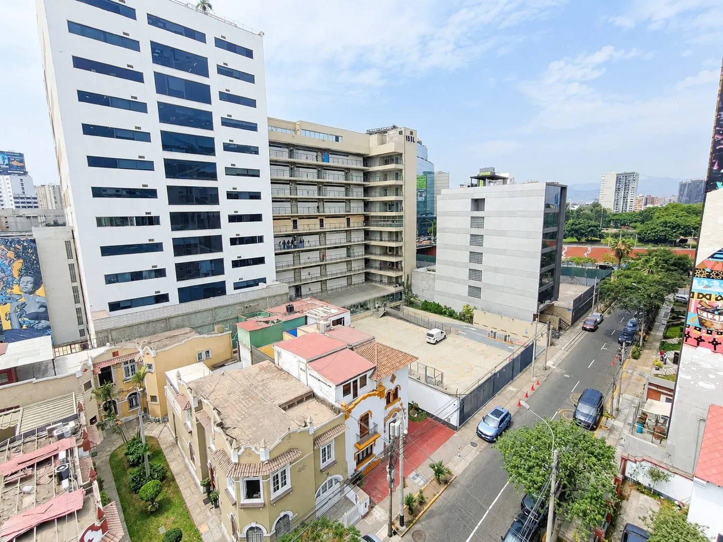 Vive Miraflores Desde Las Alturas, Alquila Minidepartamento Amoblado y Equipado con Amplia Terraza S/2,400. - 17