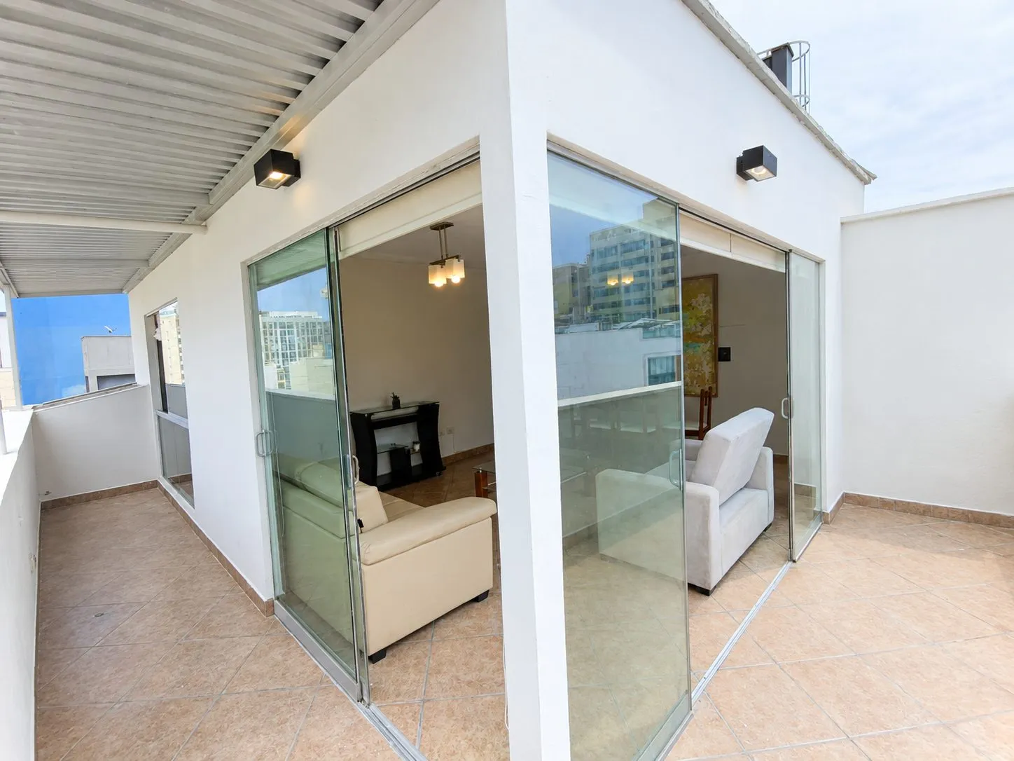 Vive Miraflores Desde Las Alturas, Alquila Minidepartamento Amoblado y Equipado con Amplia Terraza  S/2,400. — foto 7