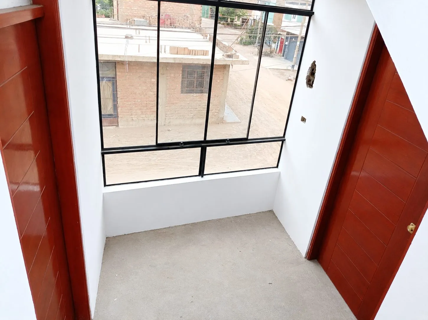 ¡UNA ESQUINA, MÚLTIPLES OPORTUNIDADES DE INVERSIÓN! LOCALES COMERCIALES + 2 DEPARTAMENTOS EN PUENTE PIEDRA. - 11