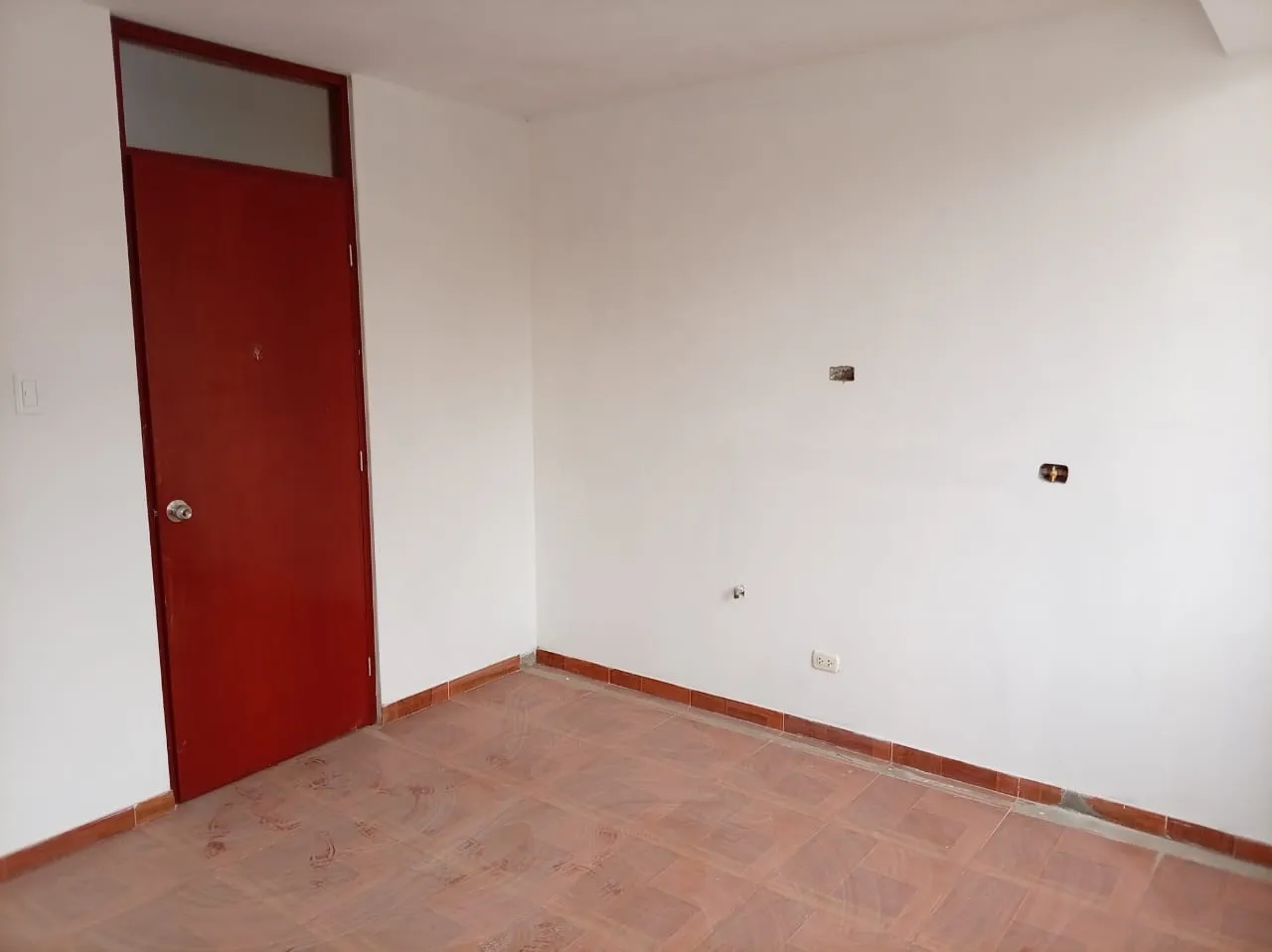 ¡UNA ESQUINA, MÚLTIPLES OPORTUNIDADES DE INVERSIÓN! LOCALES COMERCIALES + 2 DEPARTAMENTOS EN PUENTE PIEDRA. - 16