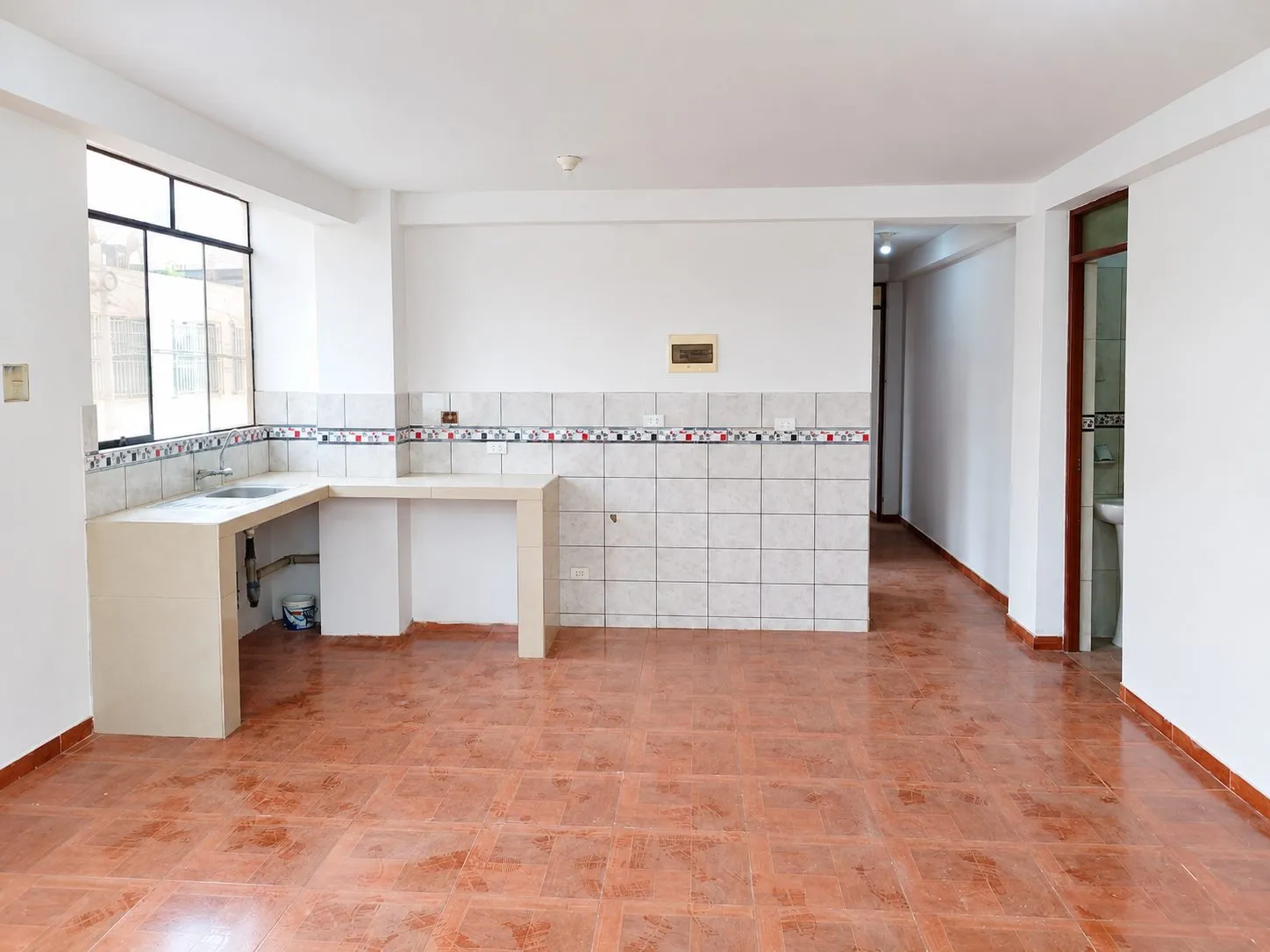 ¡UNA ESQUINA, MÚLTIPLES OPORTUNIDADES DE INVERSIÓN! LOCALES COMERCIALES + 2 DEPARTAMENTOS EN PUENTE PIEDRA. - 18