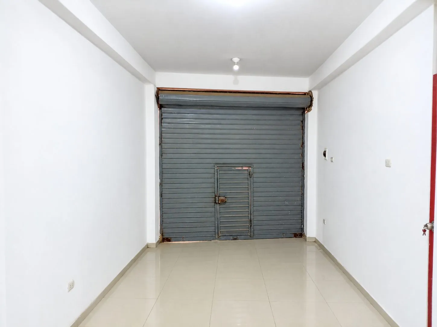 ¡UNA ESQUINA, MÚLTIPLES OPORTUNIDADES DE INVERSIÓN! LOCALES COMERCIALES + 2 DEPARTAMENTOS EN PUENTE PIEDRA. - 6