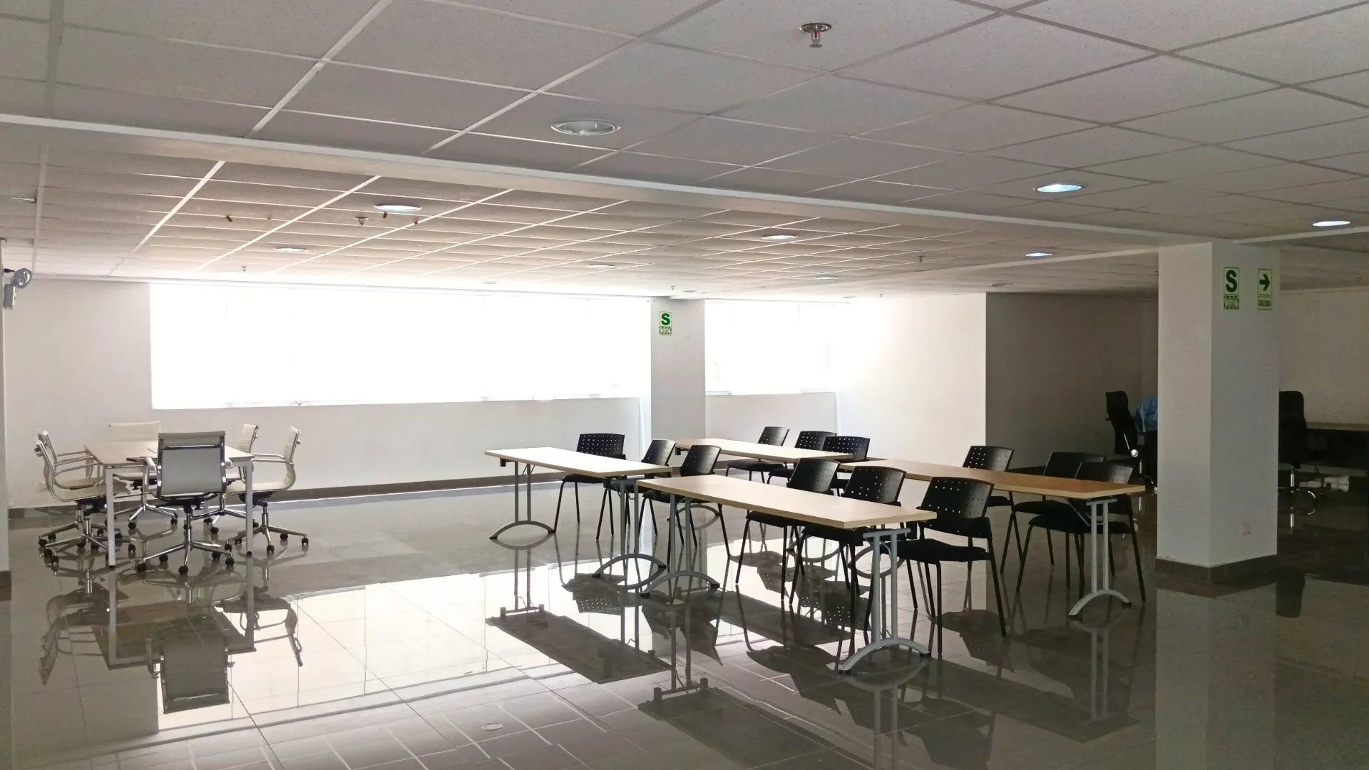 Oficina 95.52 m² en Miraflores Lista para Usar incluye Cochera - 2