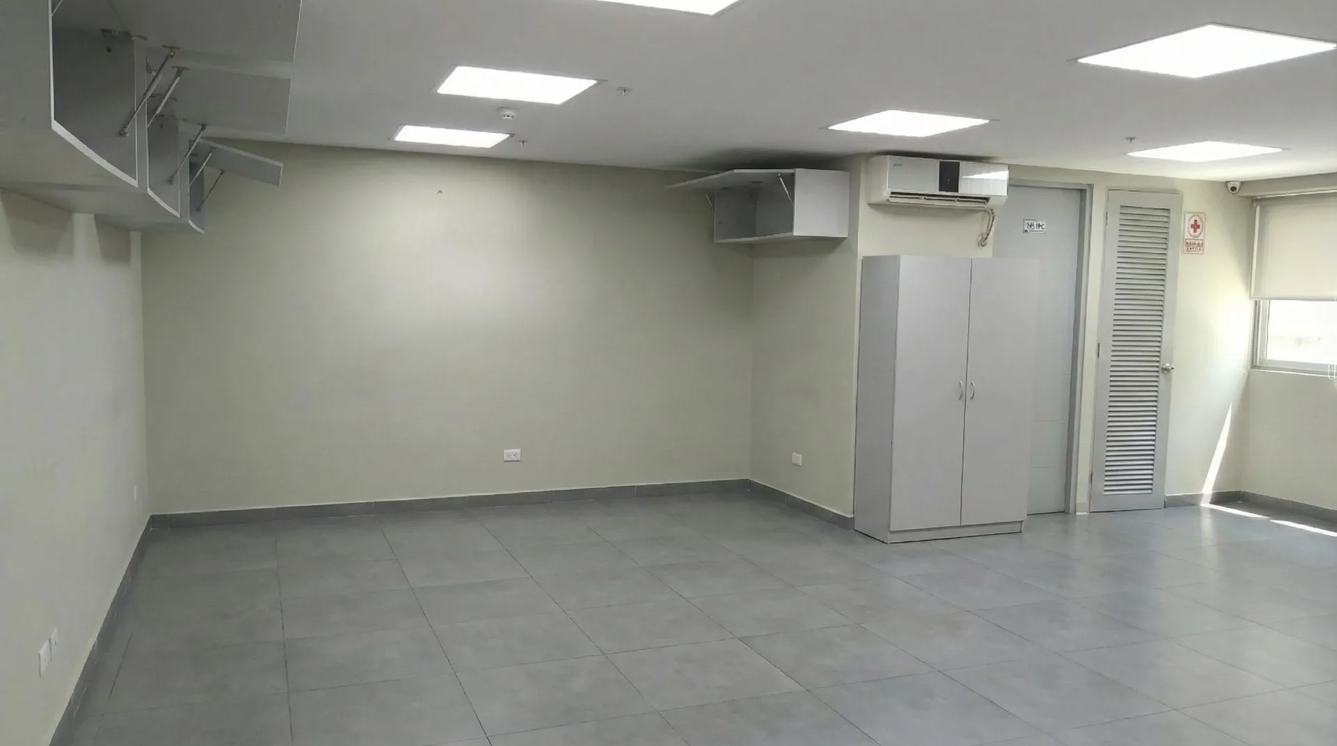Oficina 95.52 m² en Miraflores Lista para Usar incluye Cochera - 1