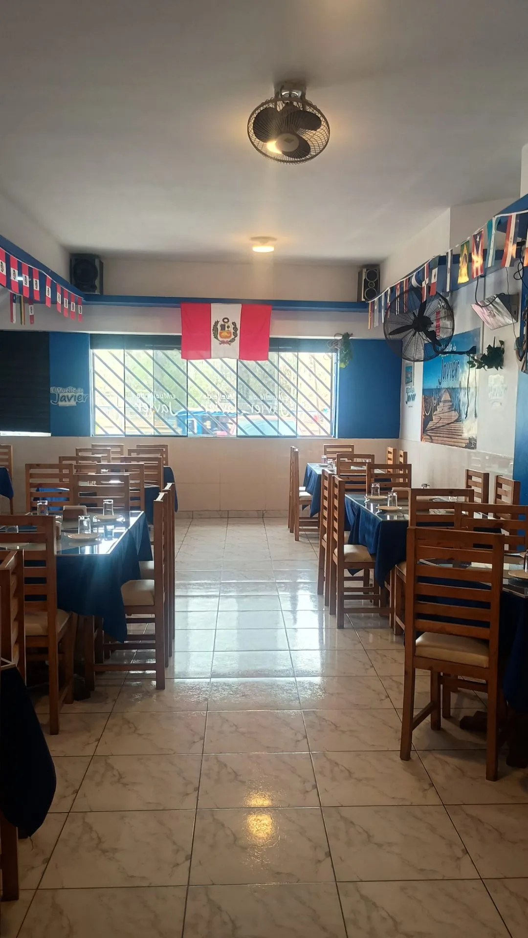 Local comercial en esquina de 3 pisos - 8