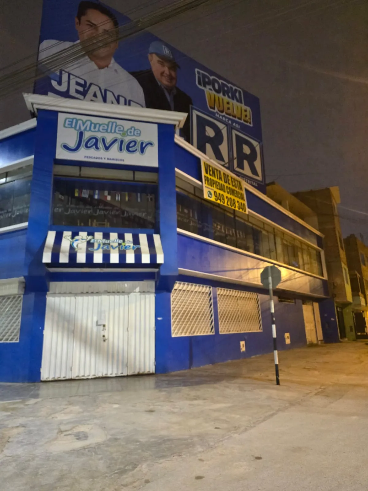 Local comercial en esquina de 3 pisos - 10