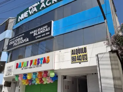 🏢 Local en alquiler en La Molina – primer piso con excelente visibilidad.