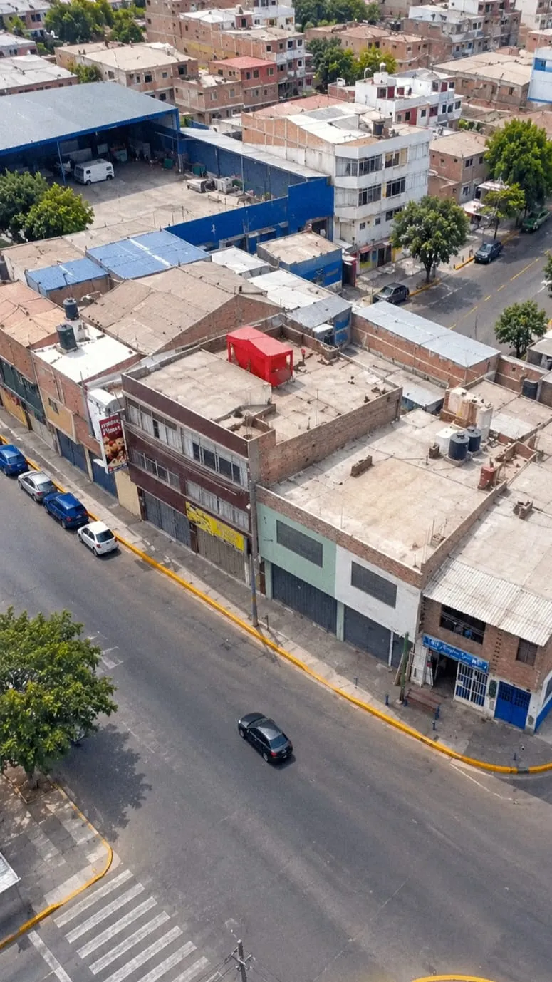 Casa Comercial en Venta en El Agustino – 2 Locales Comerciales y 3 Departamentos por Implementar — foto 2