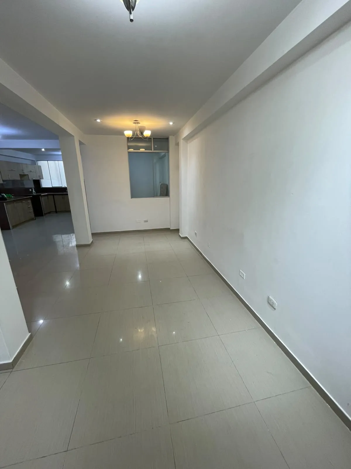 3 habitaciones, 2 baños, sala, comedor, cocina americana con muebles altos y bajos, zona de lavanderia, gas calida, baños con terma - 6