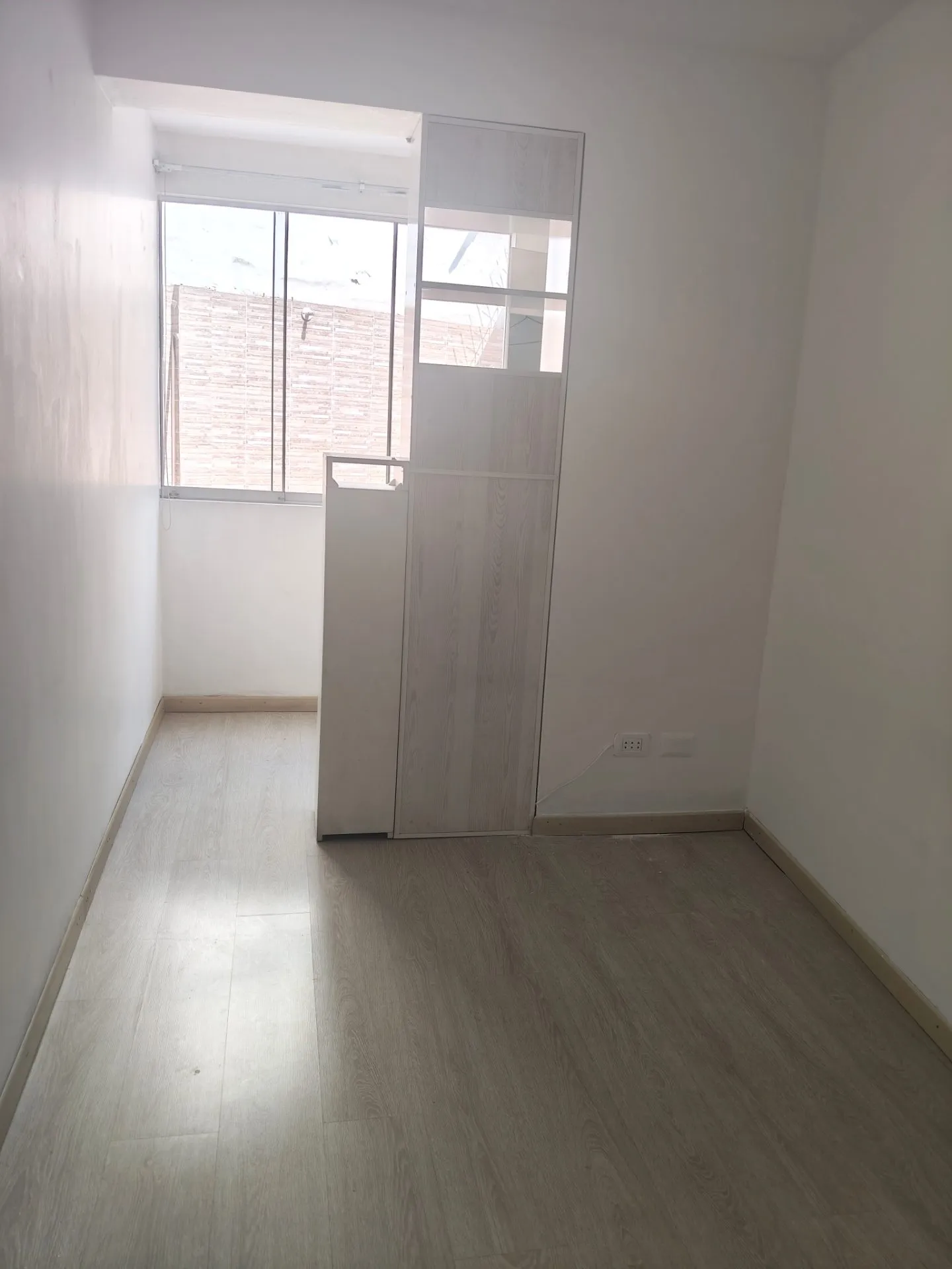Amplio departamento en 1er piso, frente a parque — foto 5