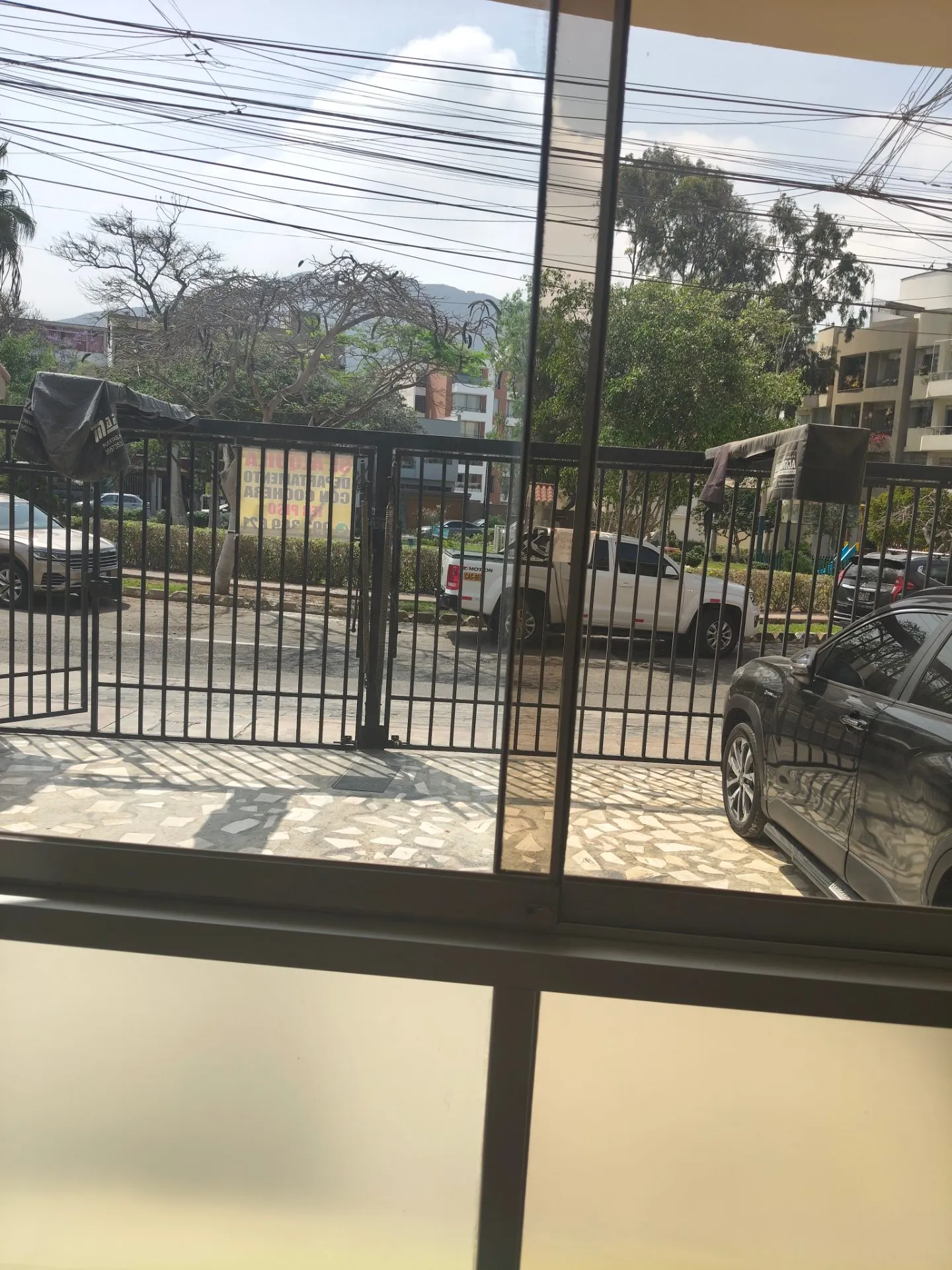 Amplio departamento en 1er piso, frente a parque — foto 11