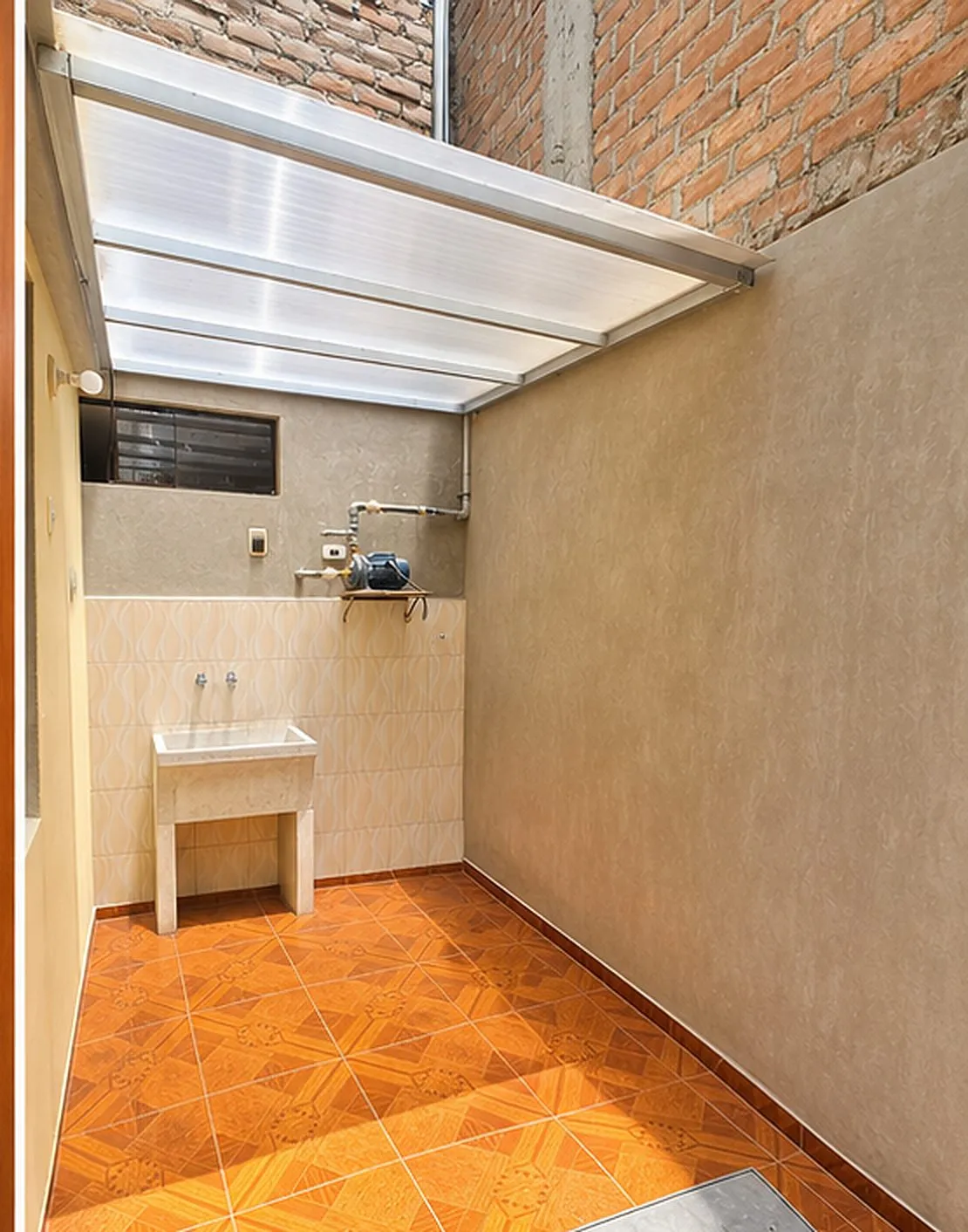 CASA EN VENTA TRUJILLO – 5 DORMITORIOS, 4 BAÑOS, COCHERA Y TERRAZA – $120,000 NEGOCIABLE — foto 9