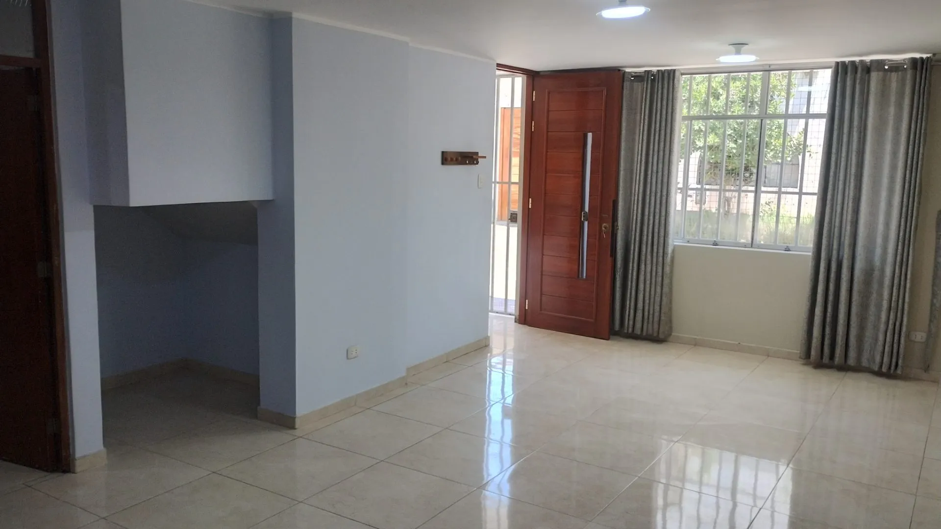 Alquilo departamento en 1er piso - 1
