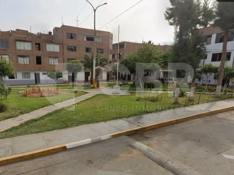 VENTA CASA COMO TERRENO EN LOS OLIVOS - 5
