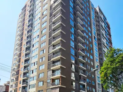 Departamento en Av. Arequipa (Cdra. 13)