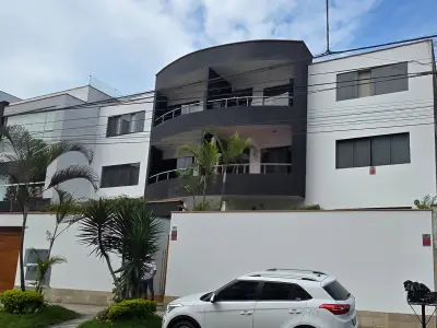 Departamento  en Casuarinas, Santiago de Surco
